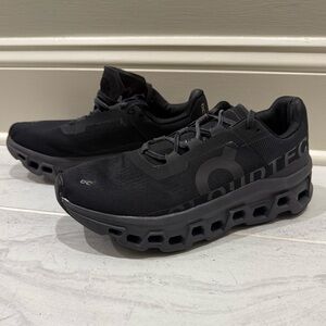 On Cloud Women’s size 10  Cloudmonster Black Comfort Running Walking Shoes